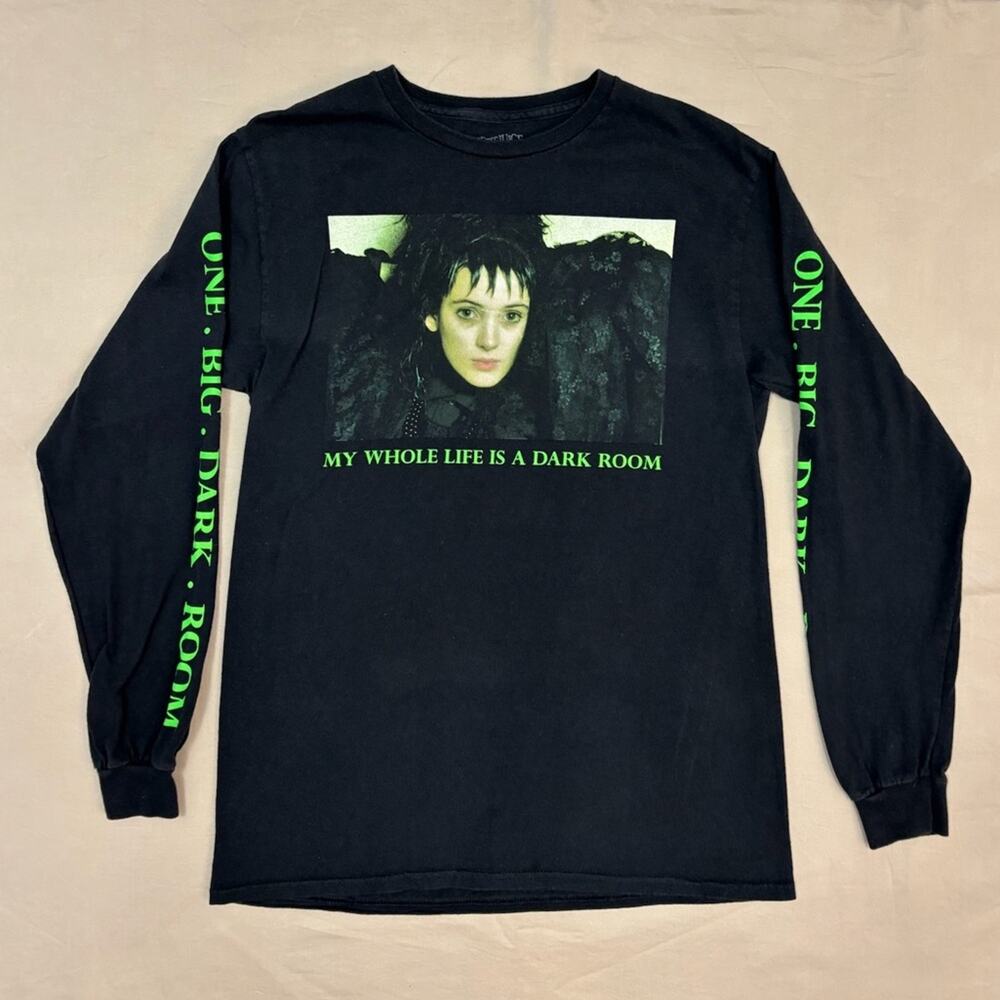 Beetlejuice Women’s Lydia Deetz Photograph Black Long Sleeve Tee Size Medium